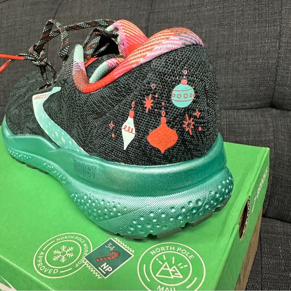 NIB Brooks Run Merry Shoes - Size 10 - Ghost 16 - Picture 8 of 16